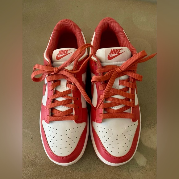 Nike Low Dunk White/Archeo Pink Size 8.5 NIB - Picture 4 of 8